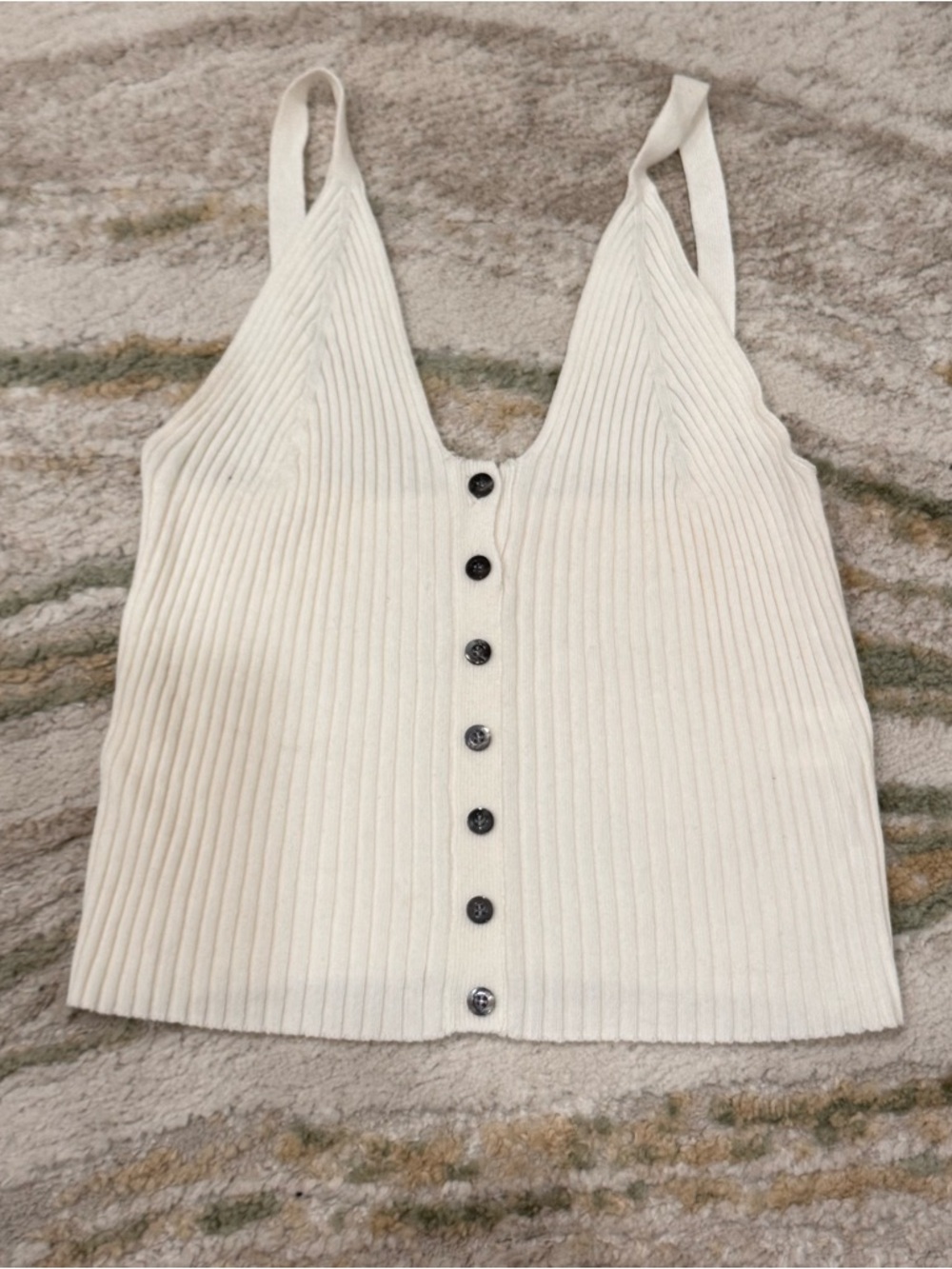 Women’s Ribbed Button-Front Tank Top - white
